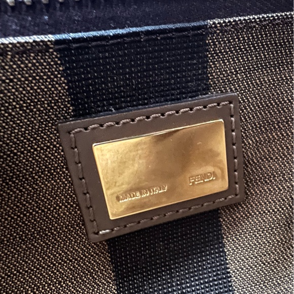 Fendi Peekaboo crossbody secondhand - Picture 11 of 16